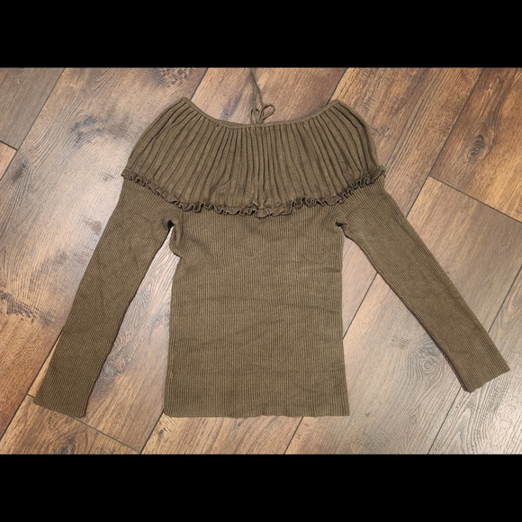 Beautiful VTG Gucci Ribbed Sweater - Picture 10 of 16